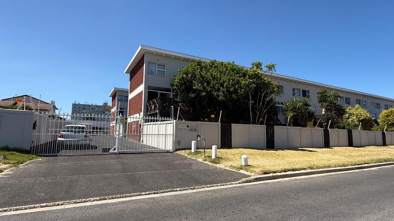 To Let 2 Bedroom Property for Rent in Bloubergrant Western Cape